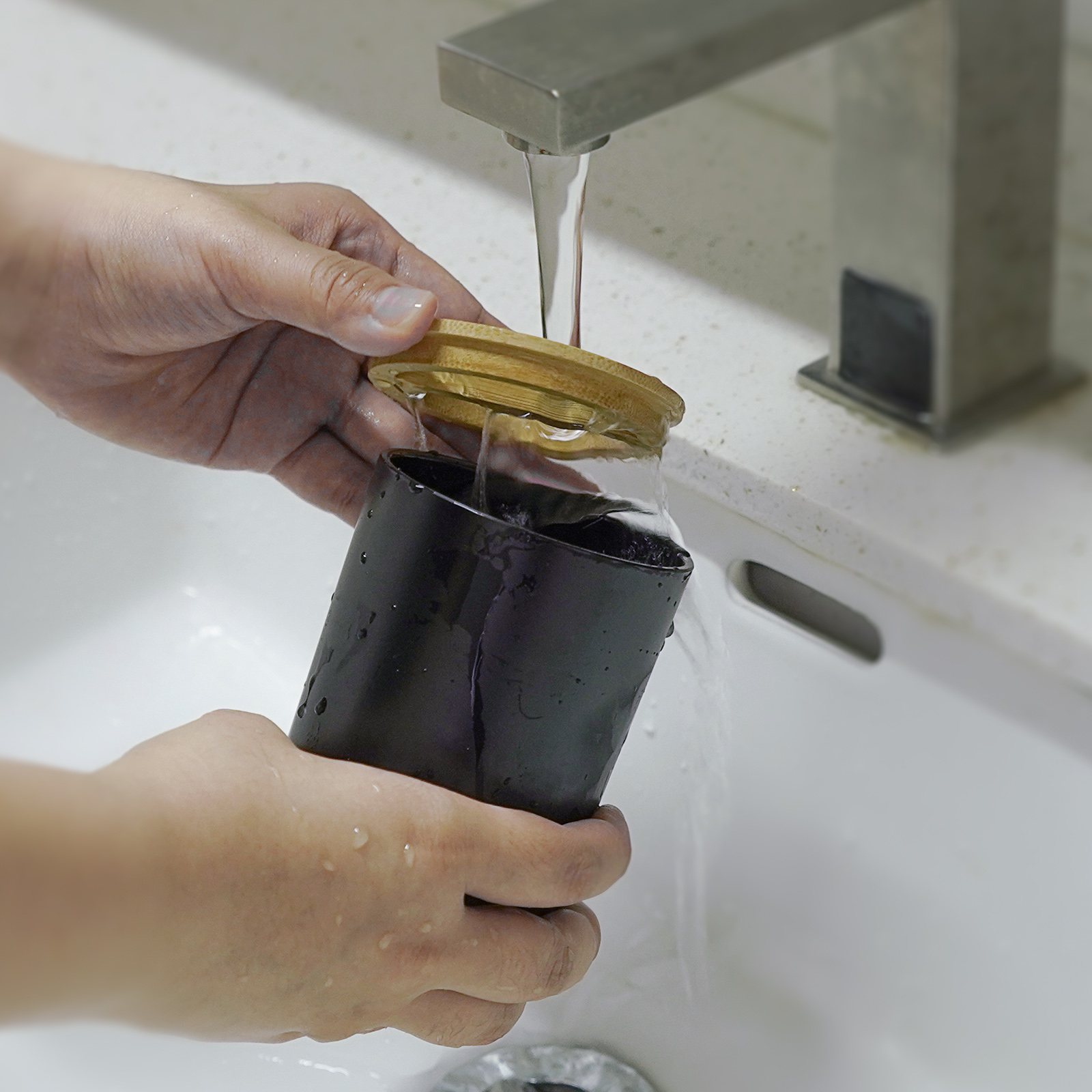 Round Wooden Toothbrush Holder, Thickened and Durable Toothbrush Holder, Toothbrush Storage Stand for Bathroom & Counter (Black) - Image 4